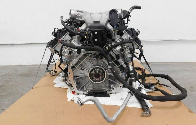 McLaren M840T Motor.jpg